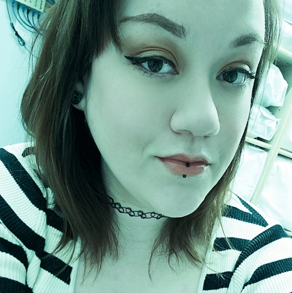 Meet your Posher, Kat - Picture 1 of 1